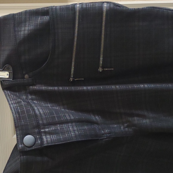 Torrid Premium Leggings Black Plaid Plus - Picture 2 of 5